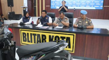 Polres Blitar Kota Amankan Tiga Tersangka Perampasan Modus Jebak Korban Lewat Aplikasi Kencan
