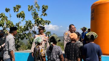 Sambut HUT Bhayangkara ke-80, Kapolres Bondowoso Salurkan Tandon Air 5 Ribu Liter untuk Warga Klabang Tegal Ampel
