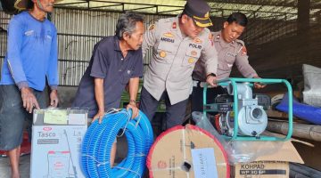 Polres Pelabuhan Tanjungperak Salurkan Bantuan Alat Pertanian Dukung Ketahanan Pangan Nasional