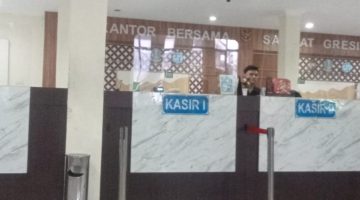 Saat Mengurus Perpanjangan Kendaraan, Wartawan Rasakan Pelayanan Humanis di Samsat Kota Gresik
