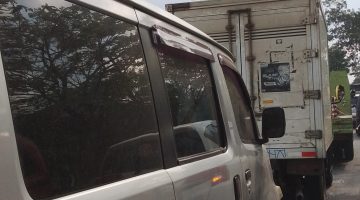 Arus Lalu Lintas Sumenep–Surabaya Macet Parah, Kendaraan Mengular di Wilayah Bangkalan