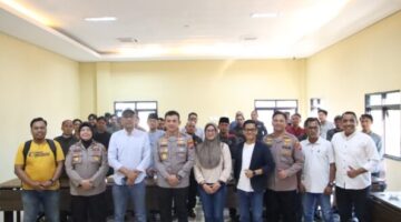 Kapolresta Sumenep Perkuat Sinergi dengan Jurnalis dan Aktivis, Berkomitmen Tingkatkan Keterbukaan Informasi Publik