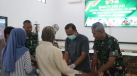 Foto: Bakti TNI AD untuk Rakyat, 67 Anak di Sumenep Ikuti Sunatan Massal