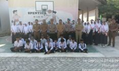Dukung Indonesia Emas 2045, Kapolsek Camplong Pimpin Upacara dan Edukasi Anti-Bullying Serta Kenakalan Remaja di SMPN 3 Camplong