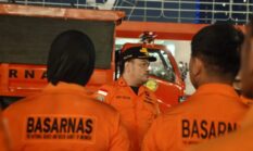 Kantor SAR Makassar Kerahkan KN SAR Kamajaya Dan Puluhan Personil Dukung Operasi SAR KMP Virgi Tranportasi 8