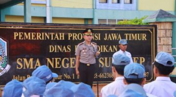 Kapolresta Sumenep Pimpin Upacara Serentak di Sekolah, Sampaikan Pesan Kamtibmas kepada Pelajar
