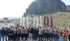 Riding ke Gunung Kelud, Polres Kediri dan Awak Media Suarakan Kesiapsiagaan Bencana