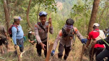 Gerak Cepat Polres Nganjuk dan Tim Gabungan Jinakkan Api, Karhutla di Gunung Wilis Padam