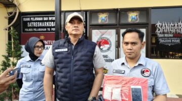 Polres Pelabuhan Tanjung Perak Amankan Tersangka Kurir bawa 100,72 gram Sabu